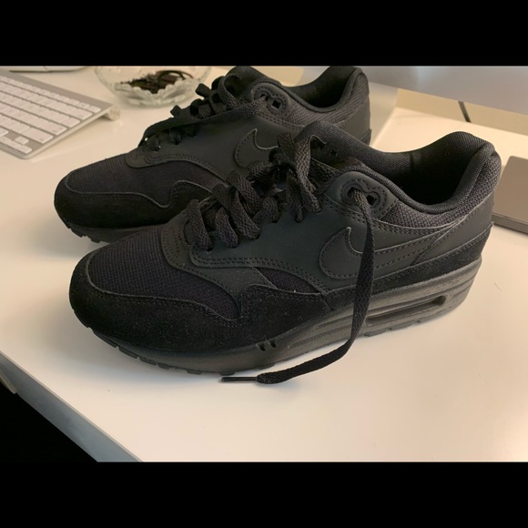 Nike Shoes - Sneakers